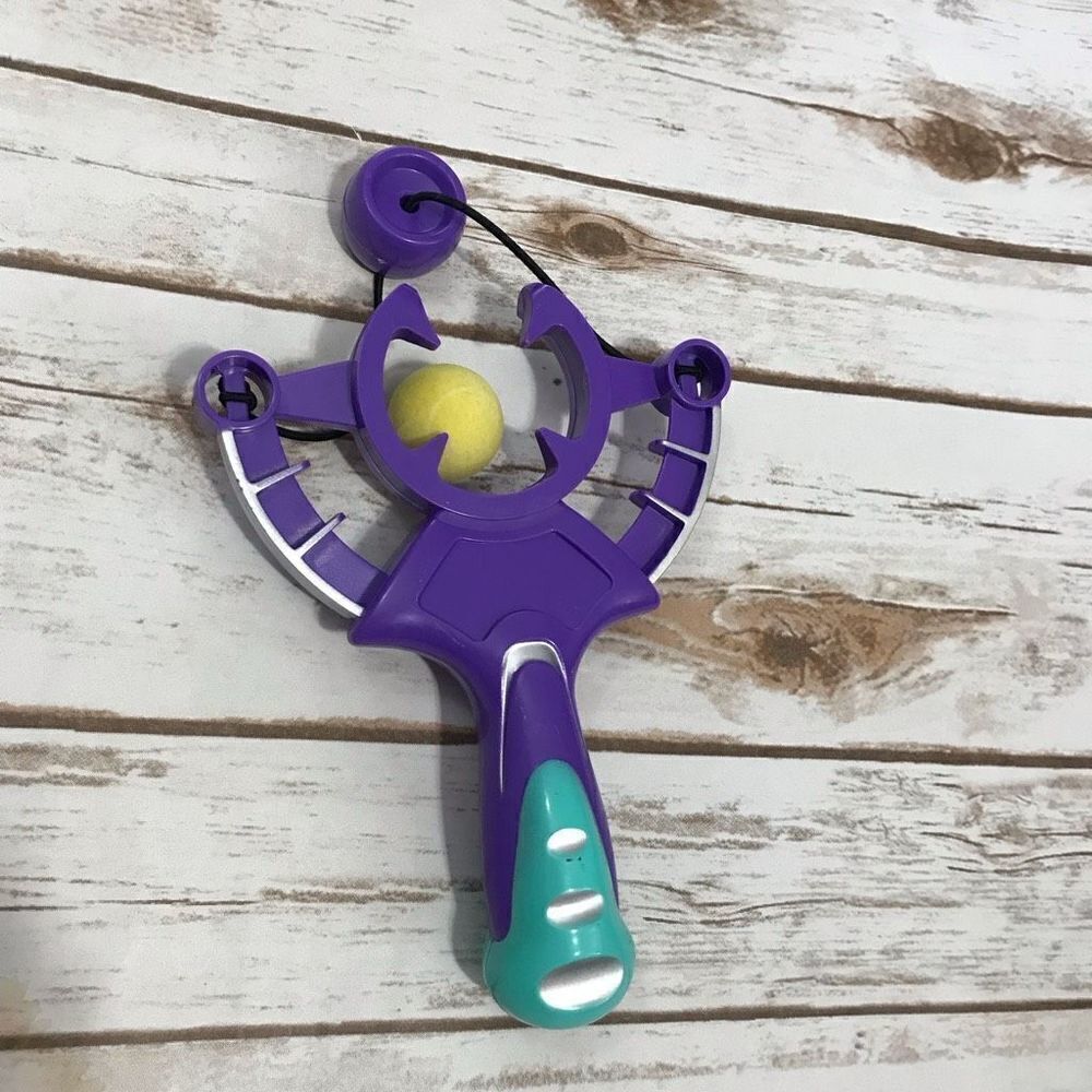D‎ Ball Flinger Slingshot Toy